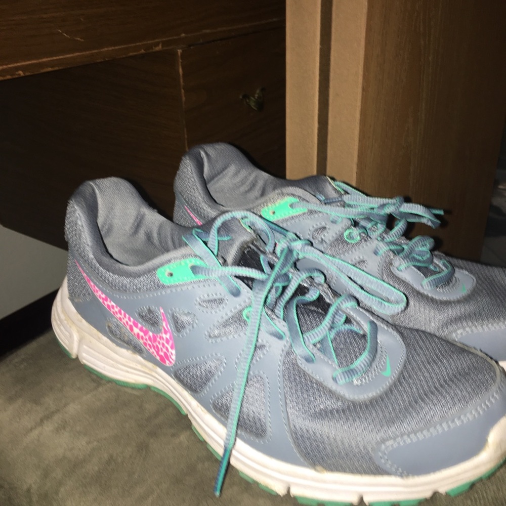 Nike’s - Picture 2 of 3